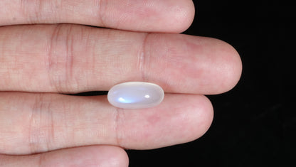 NATURAL MOON STONE 7.68 CARATS