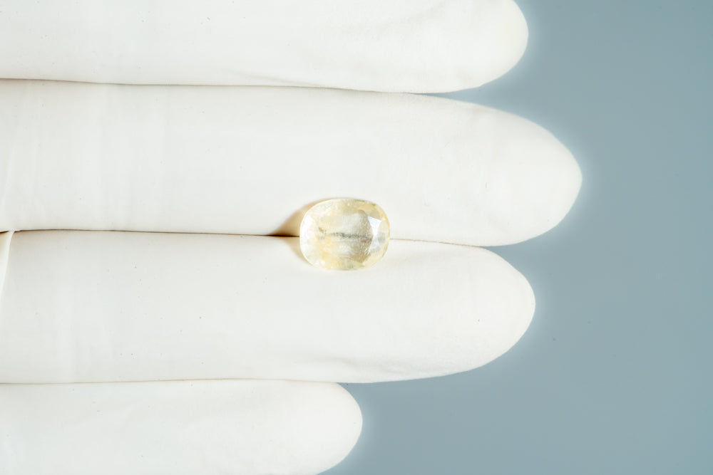 NATURAL YELLOW SAPPHIRE (PUKHRAJ) 3.72 CARATS