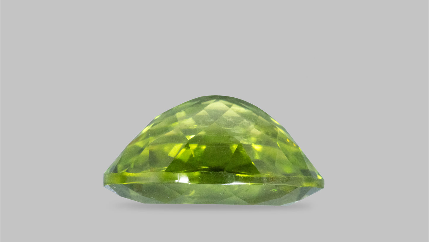 NATURAL PERIDOT 6.14 CARATS