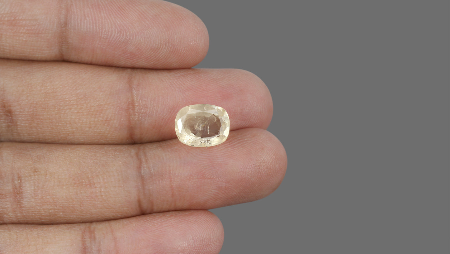 Natural Yellow Sapphire (Pukhraj) 5.86 Carats