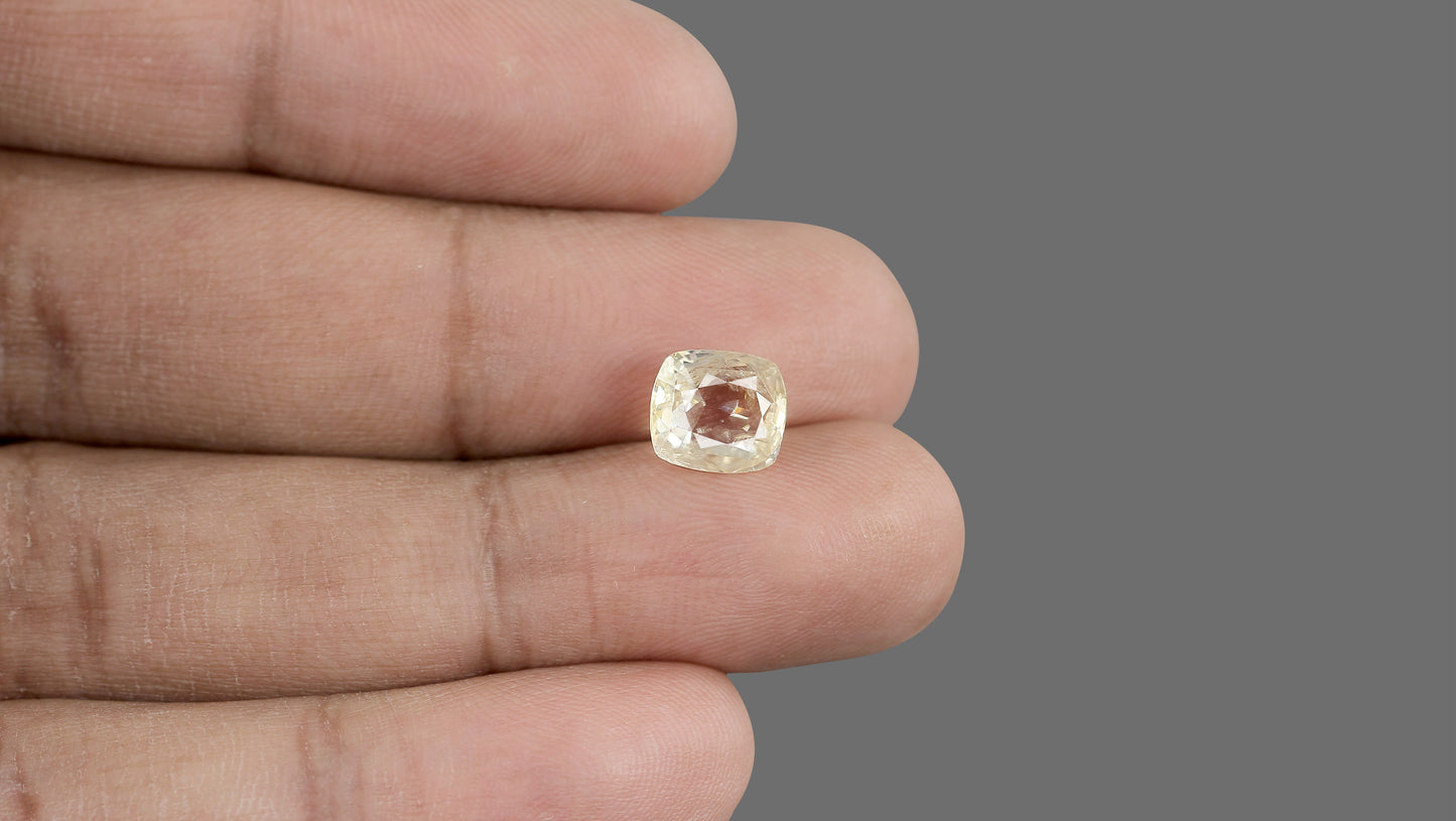Natural Yellow Sapphire (Pukhraj) 4.15 Carats