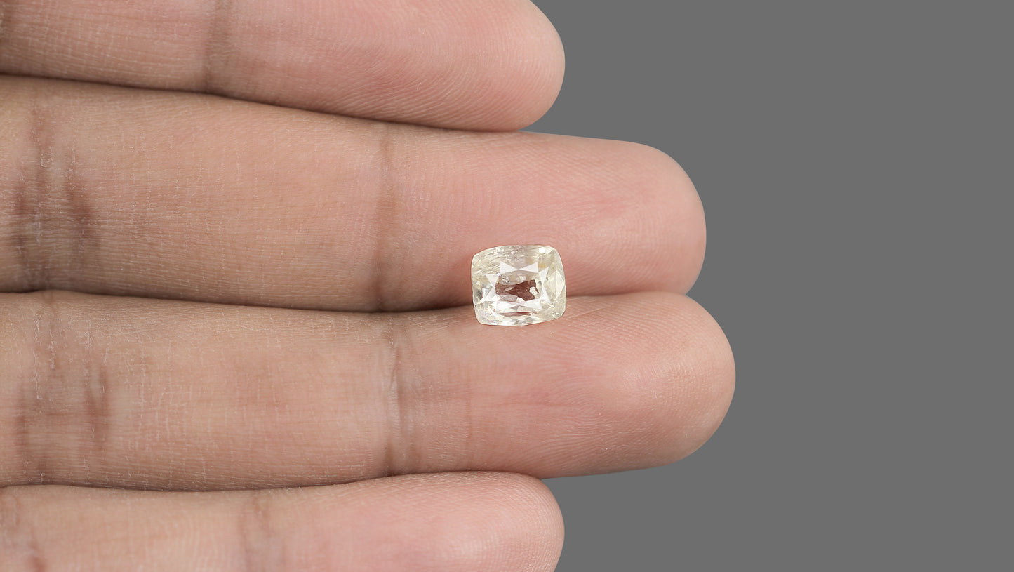 Natural Yellow Sapphire (Pukhraj) 3.57 Carats