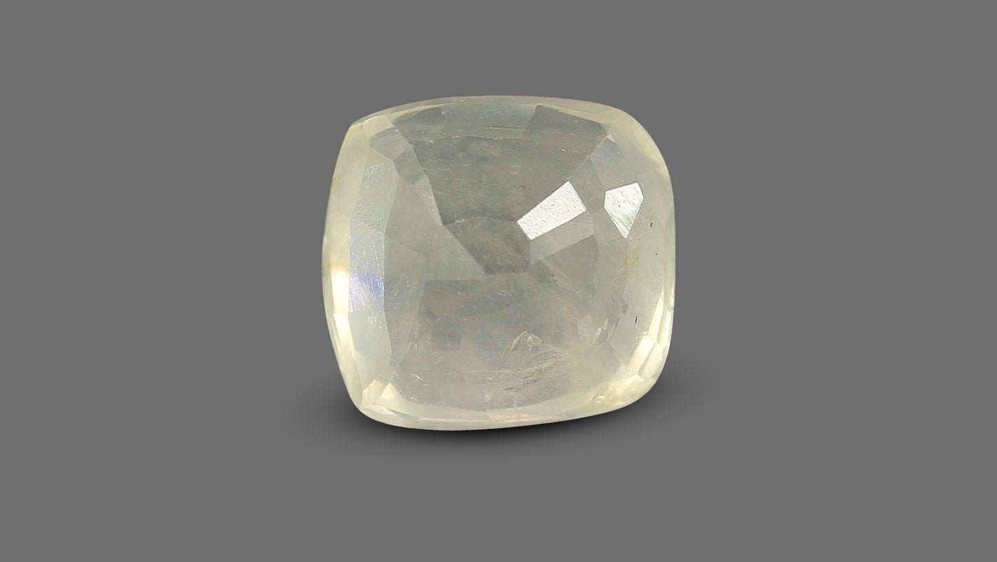 Natural Yellow Sapphire (Pukhraj) 4.90 Carats