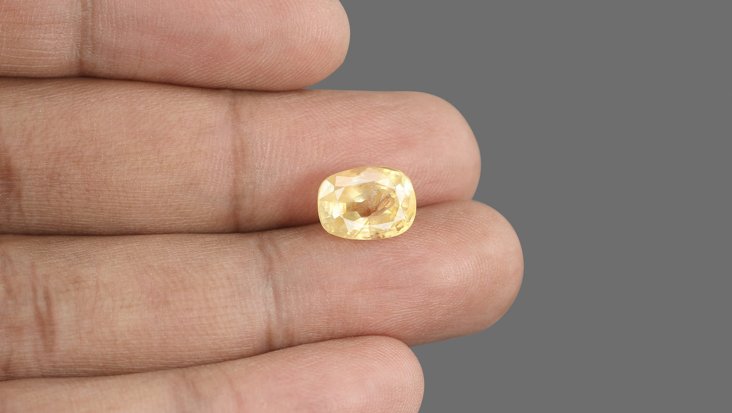 Natural Yellow Sapphire (Pukhraj) 7.35 Carats