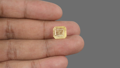 Natural Yellow Sapphire (Pukhraj) 7.75 Carats