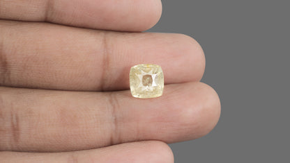 Natural Yellow Sapphire (Pukhraj) 6.52 Carats