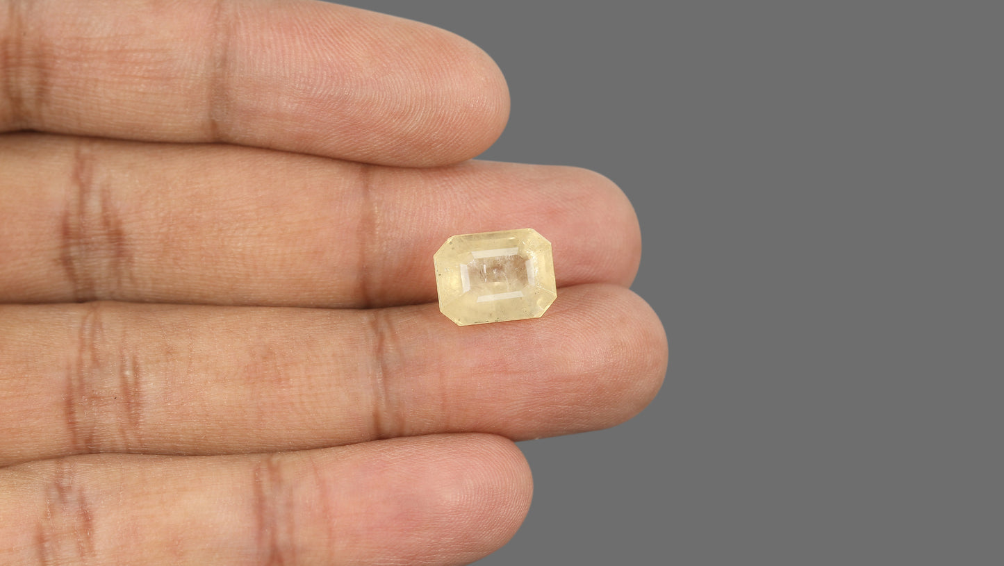 Natural Yellow Sapphire (Pukhraj) 10.17 Carats