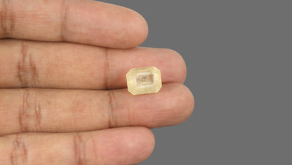 Natural Yellow Sapphire (Pukhraj) 10.17 Carats