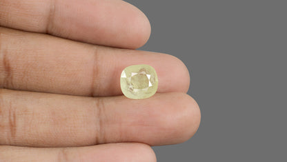 Natural Yellow Sapphire (Pukhraj) 6.48 Carats