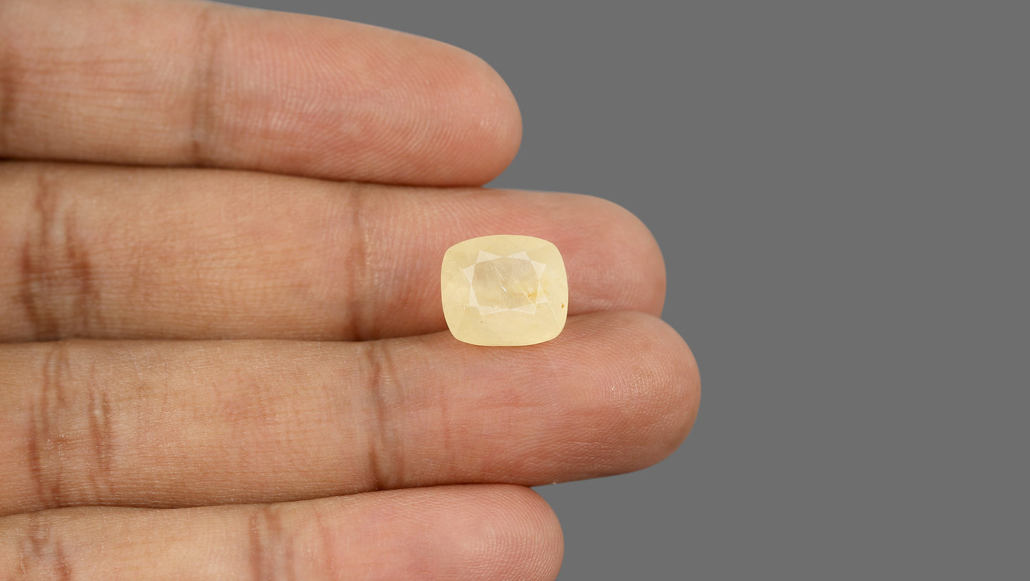 Natural Yellow Sapphire (Pukhraj) 10.15 Carats