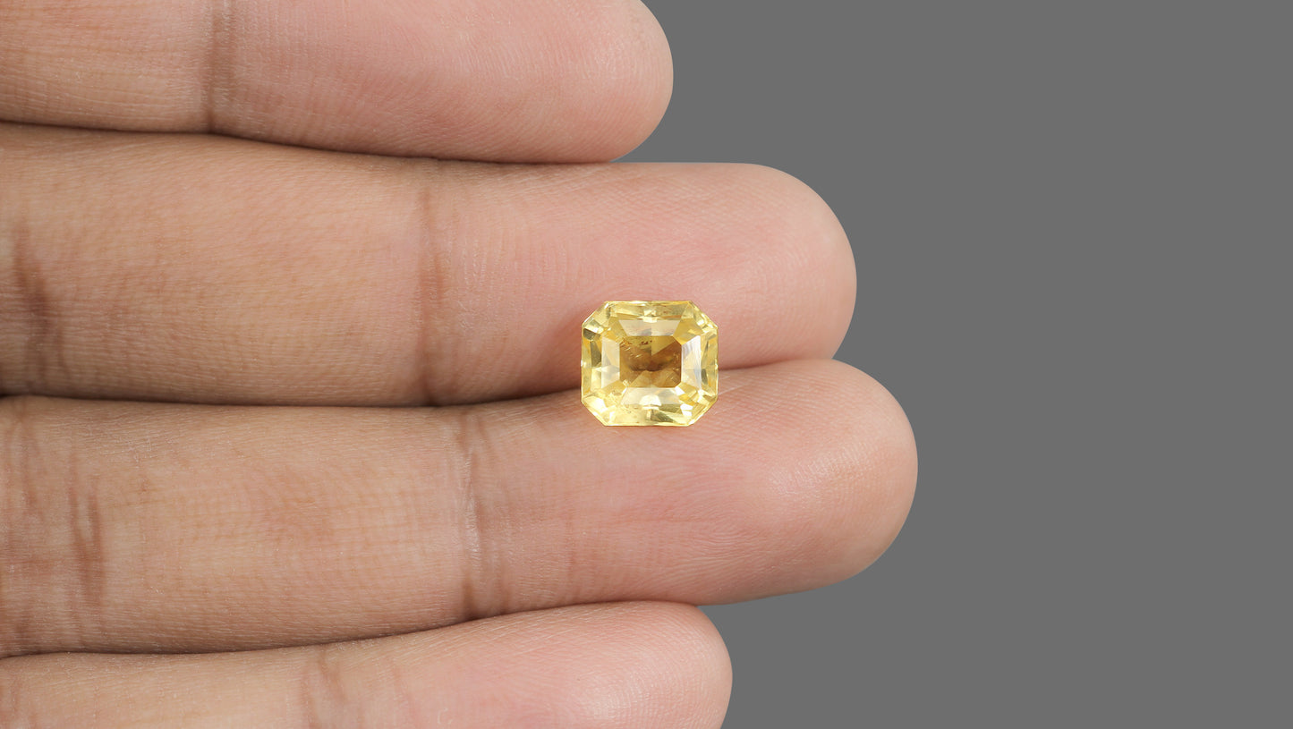 Natural Yellow Sapphire (Pukhraj) 4.86 Carats