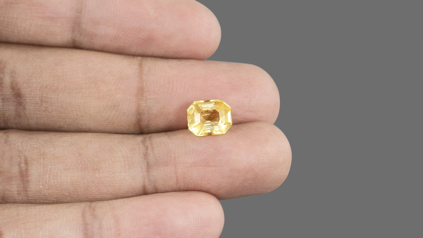 Natural Yellow Sapphire (Pukhraj) 4.37 Carats