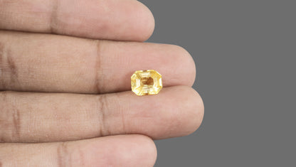 Natural Yellow Sapphire (Pukhraj) 4.37 Carats