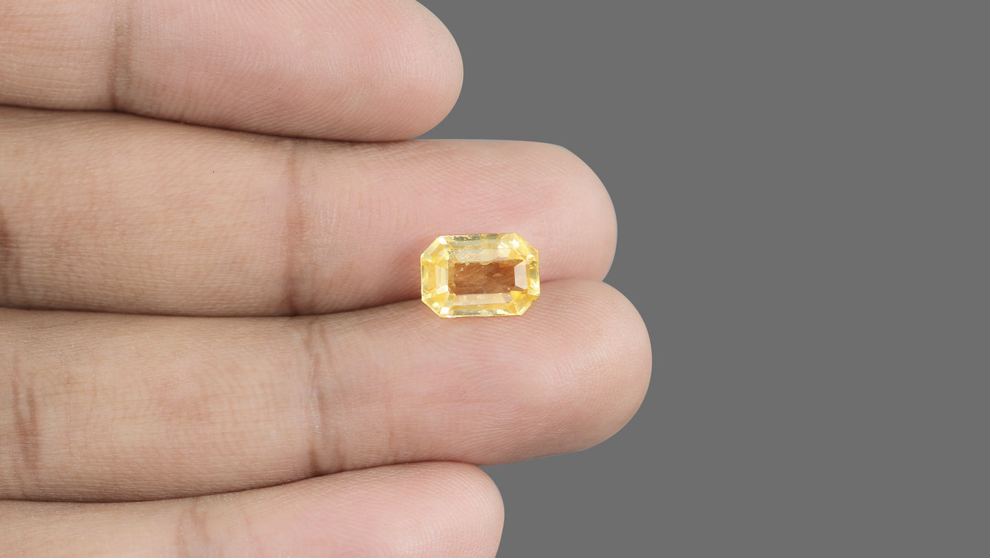 Natural Yellow Sapphire (Pukhraj) 4.88 Carats