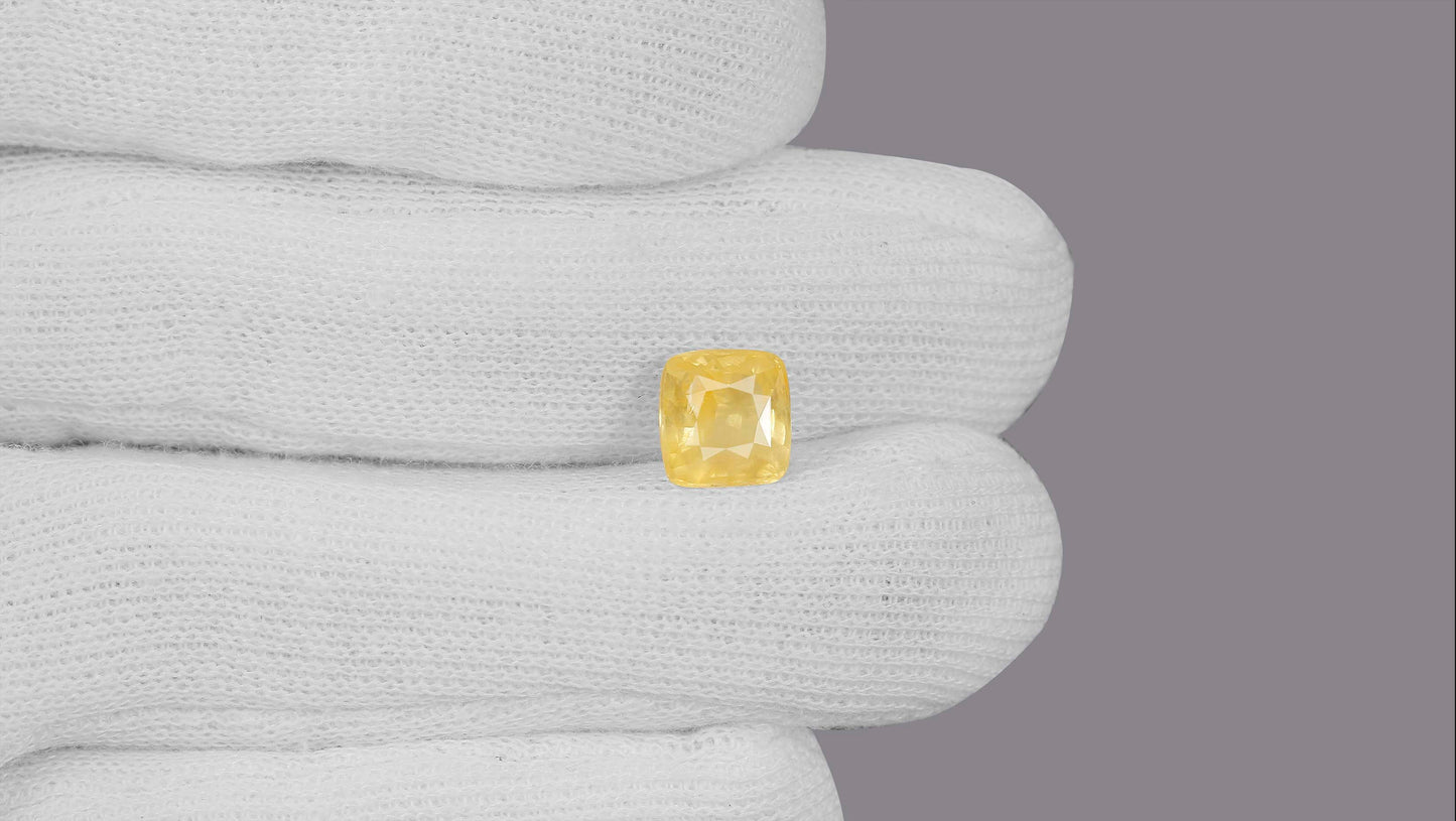 Natural Yellow Sapphire (Pukhraj) 5.08 Carats