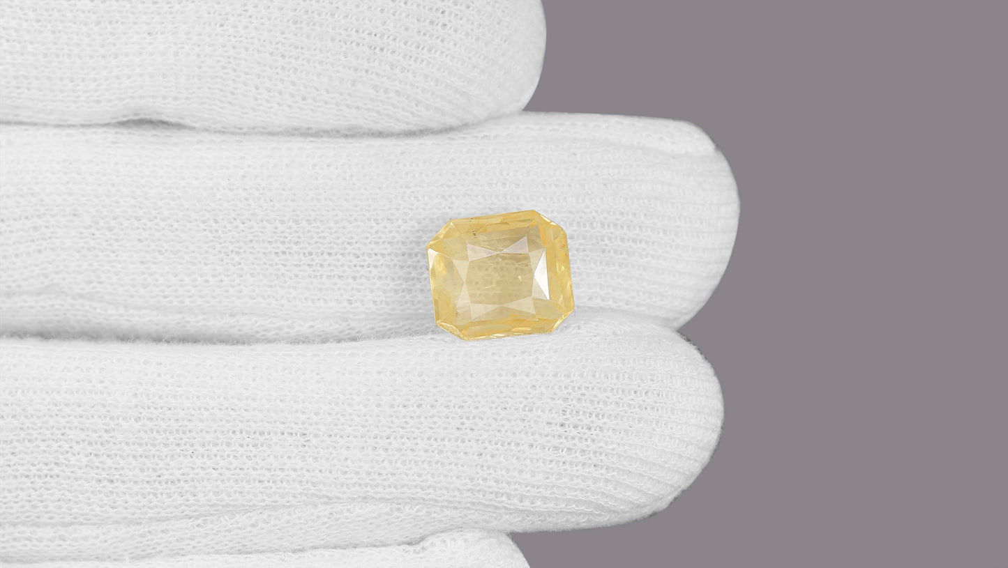 Natural Yellow Sapphire (Pukhraj) 8.64 Carats