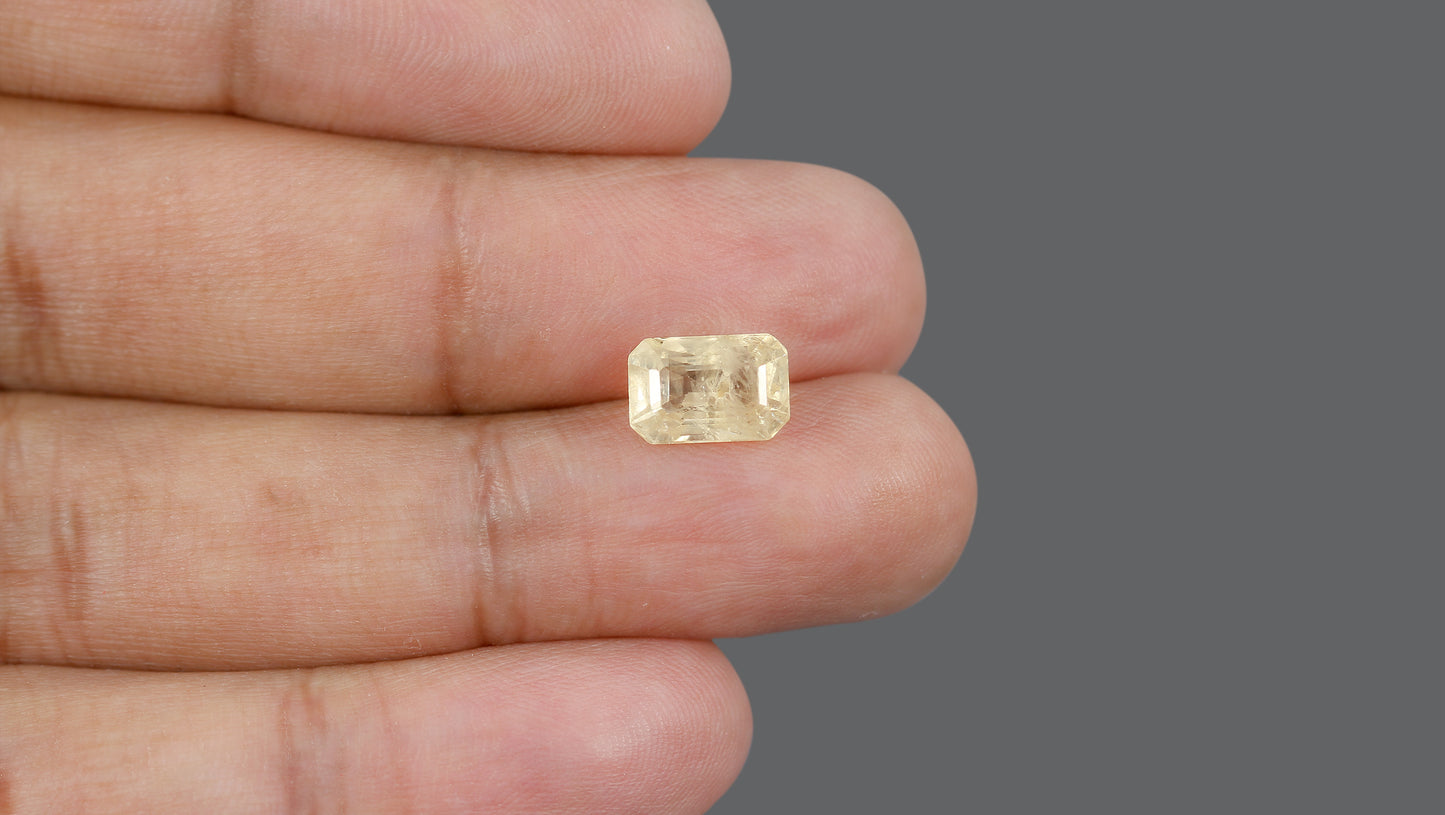Natural Yellow Sapphire (Pukhraj) 4.27 Carats