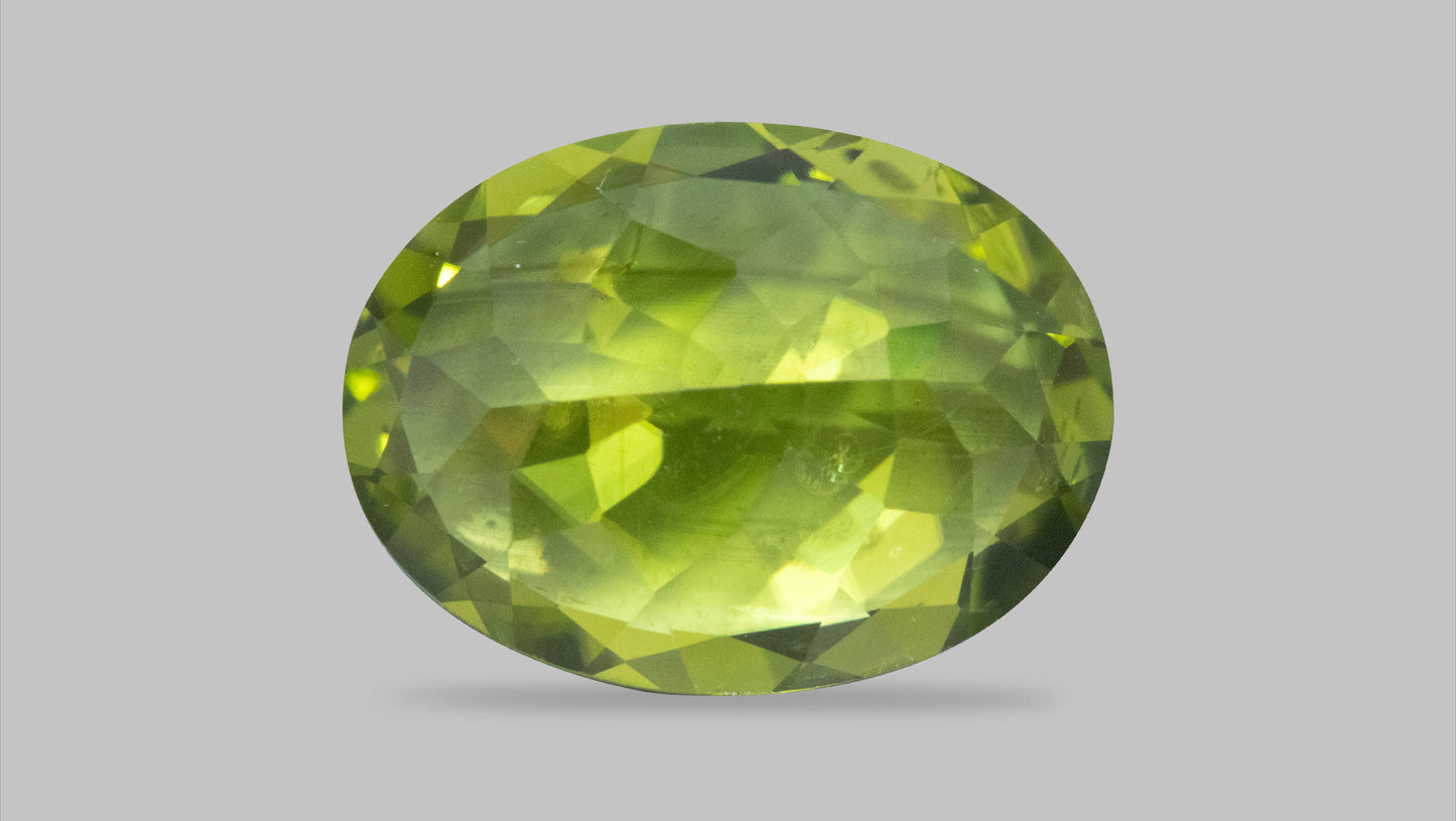 NATURAL PERIDOT 5.84 CARATS