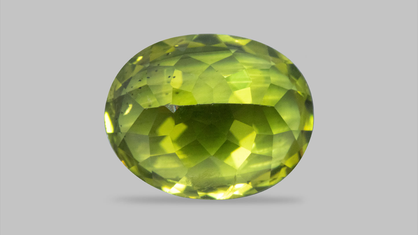 NATURAL PERIDOT 5.53 CARATS