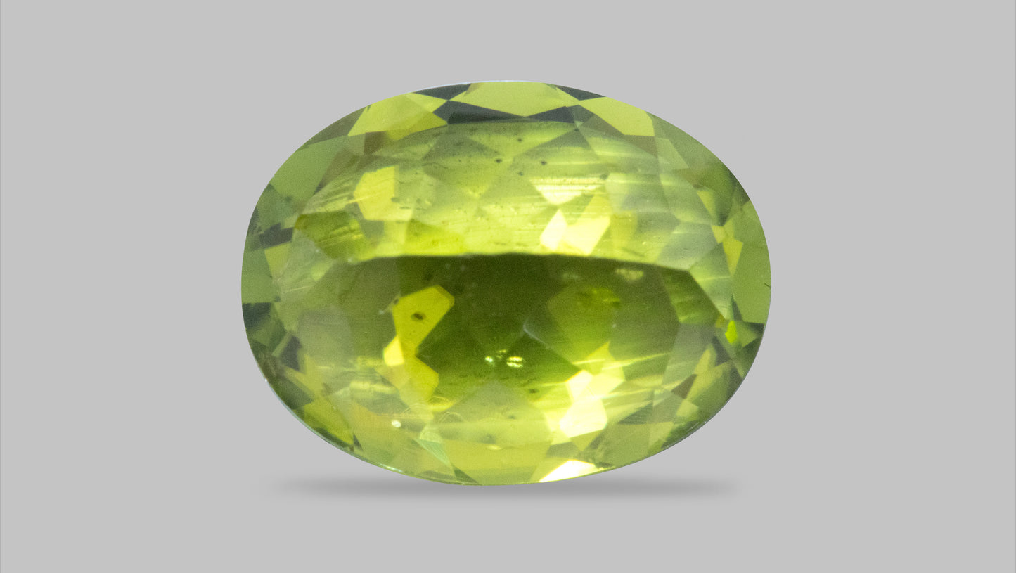 NATURAL PERIDOT 5.50 CARATS