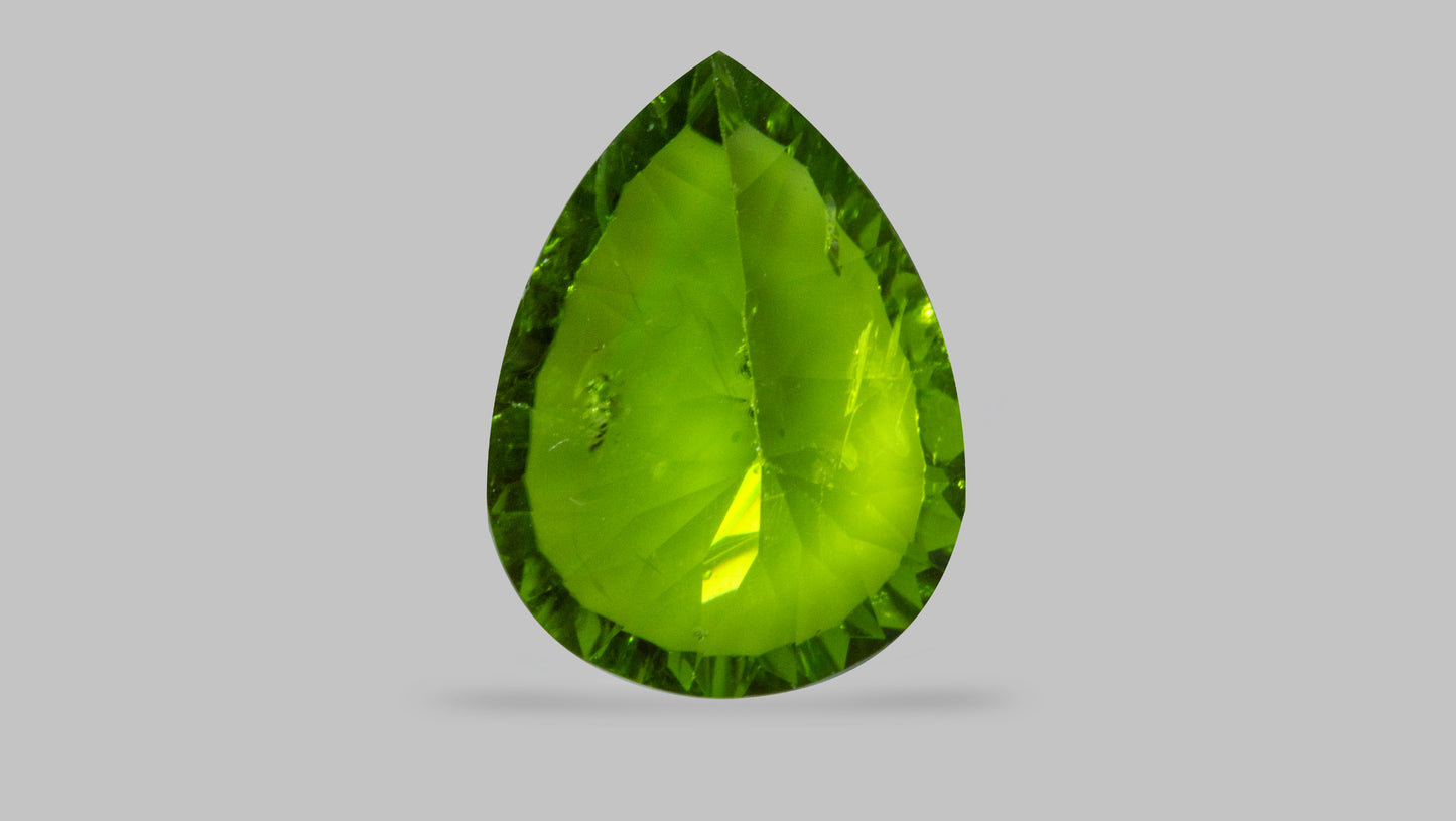 NATURAL PERIDOT 7.29 CARATS