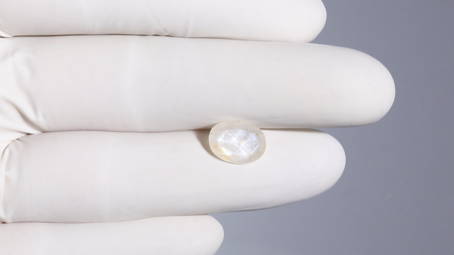 NATURAL YELLOW SAPPHIRE (PUKHRAJ) 4.74 CARATS