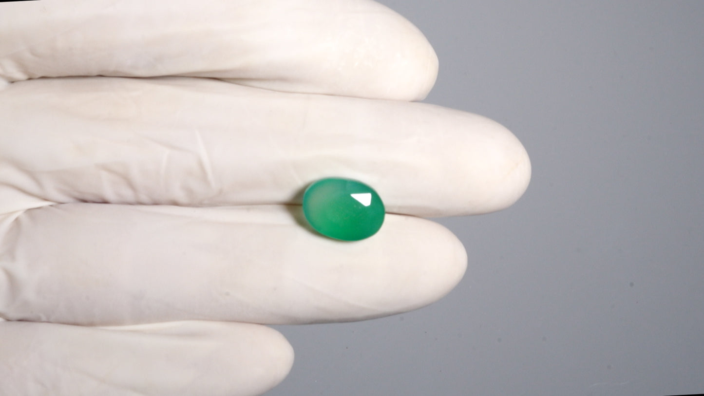 GREEN ONYX 5.69 CARATS