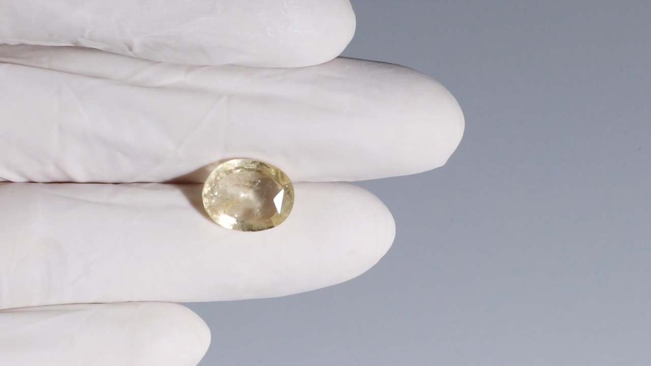 Natural Yellow Sapphire (Pukhraj) 8.41 Carats