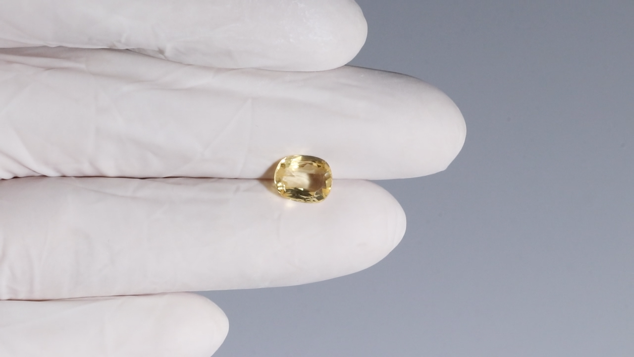 NATURAL YELLOW SAPPHIRE (PUKHRAJ) 2.49 CARATS