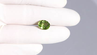 NATURAL PERIDOT 5.53 CARATS