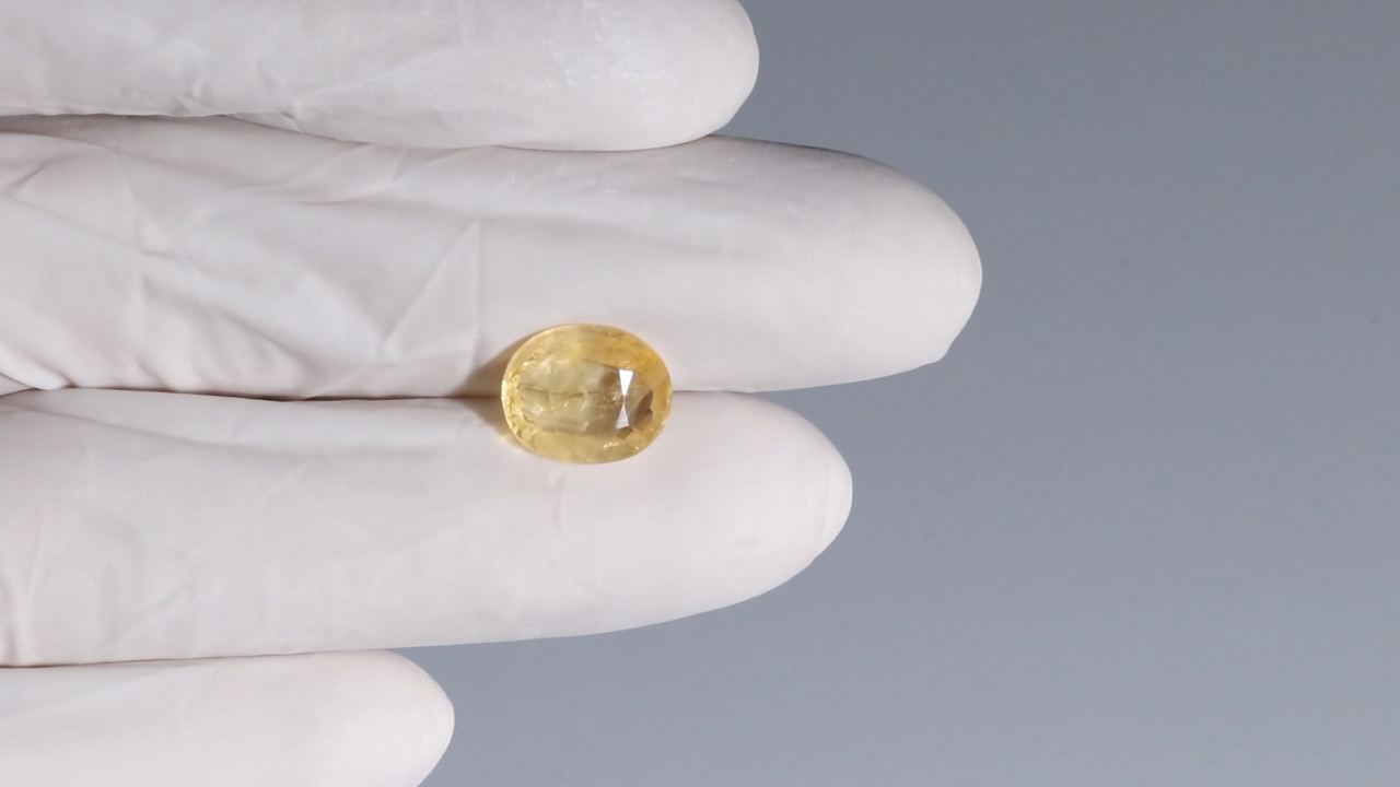 Natural Yellow Sapphire (Pukhraj) 5.43 Carats