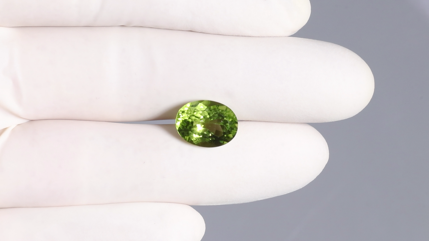 NATURAL PERIDOT 6.14 CARATS