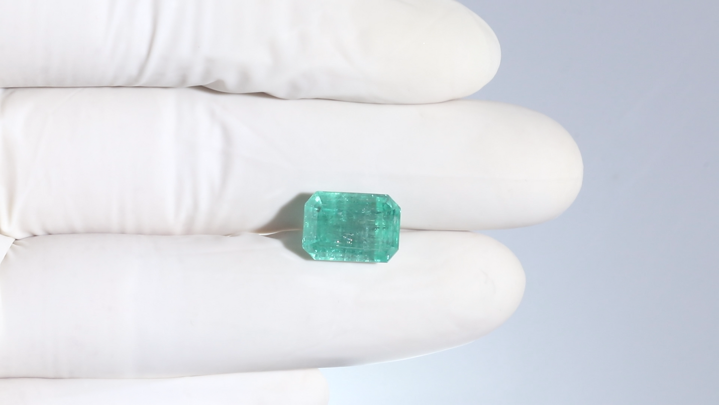 Minor Oil Natural Afganistan Emerald (Panna) 7.35 Carats