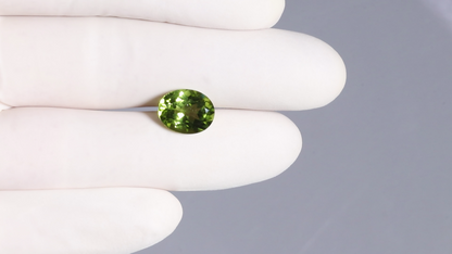 NATURAL PERIDOT 5.84 CARATS