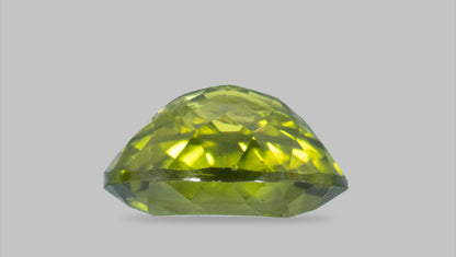 NATURAL PERIDOT 5.53 CARATS