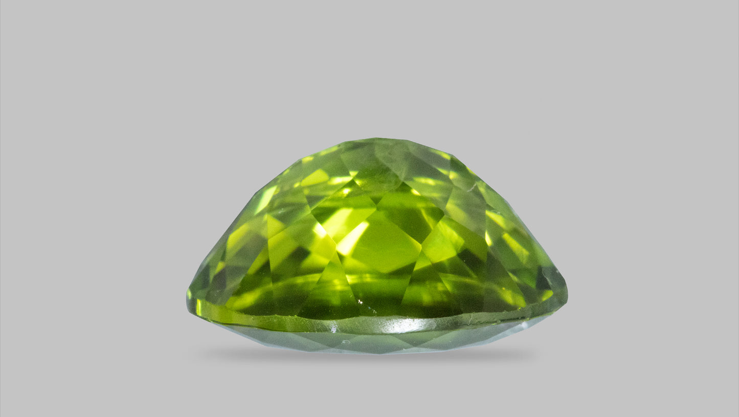 NATURAL PERIDOT 6.27 CARATS
