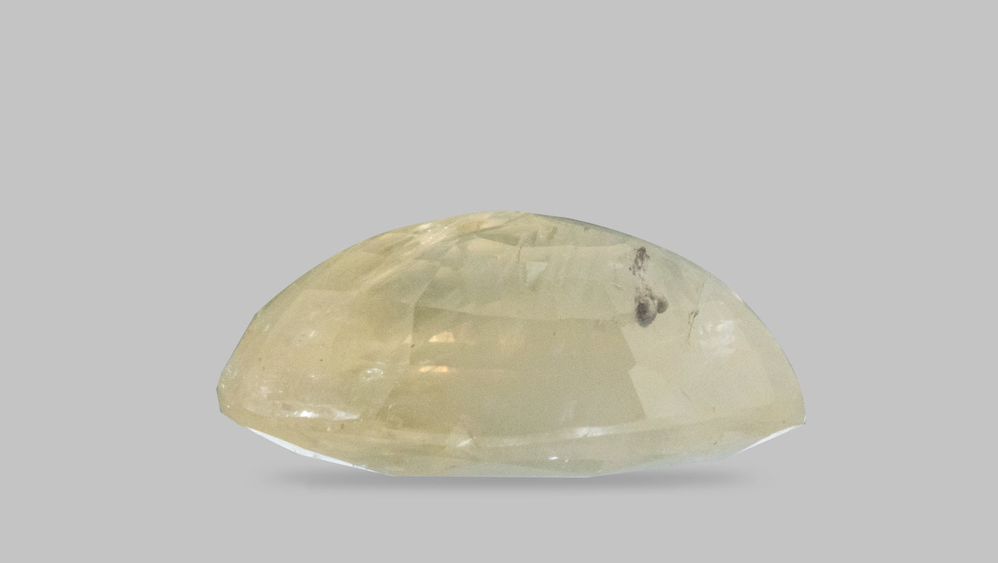 Natural Yellow Sapphire (Pukhraj) 8.26 Carats