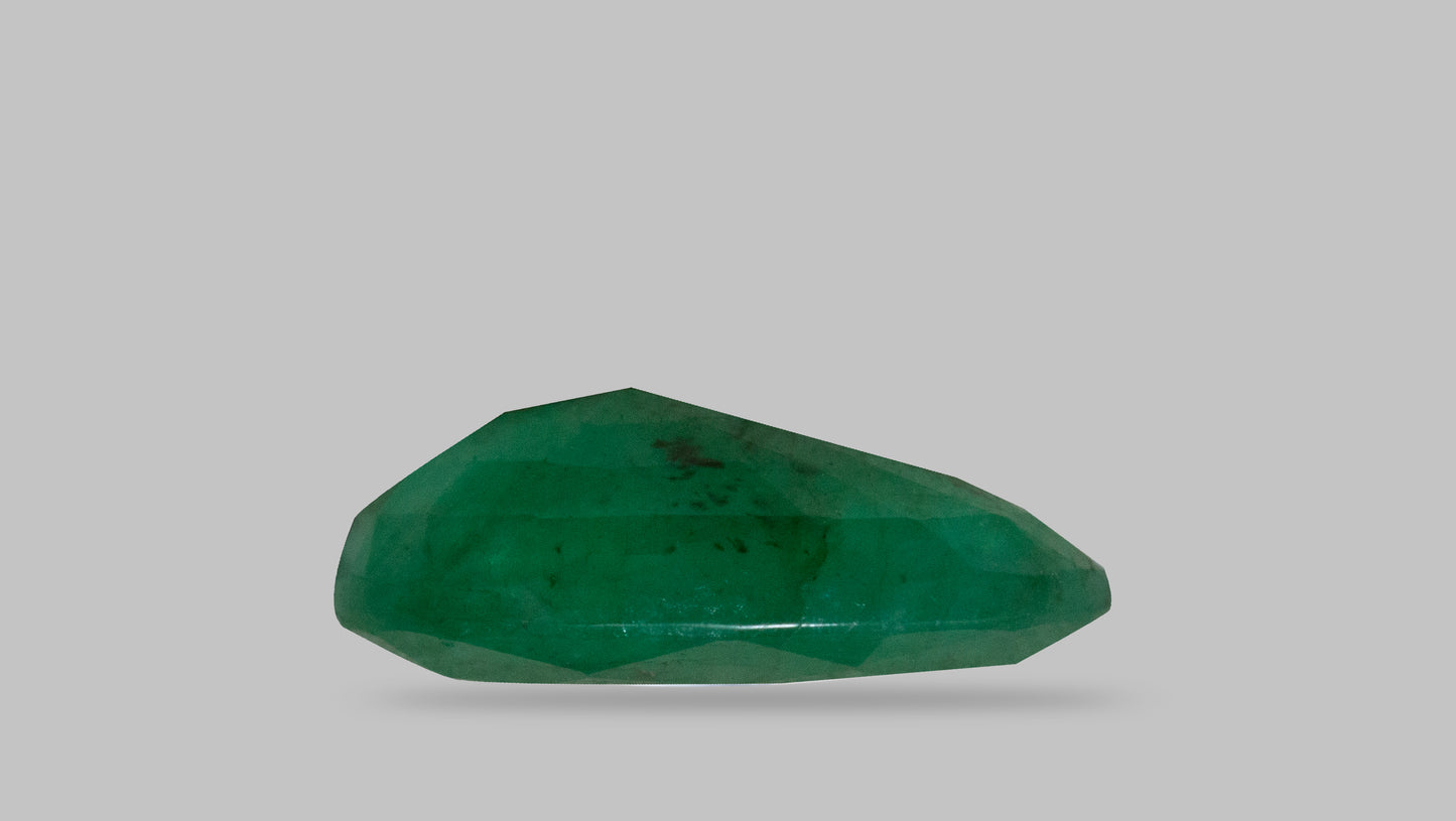 Minor Oil Natural Zambian Emerald (Panna) 5.66 Carats